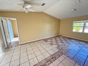 724 Versailles Ln in Kissimmee, FL - Building Photo - Building Photo