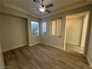 10447 Garden Rose Dr in Las Vegas, NV - Building Photo - Building Photo