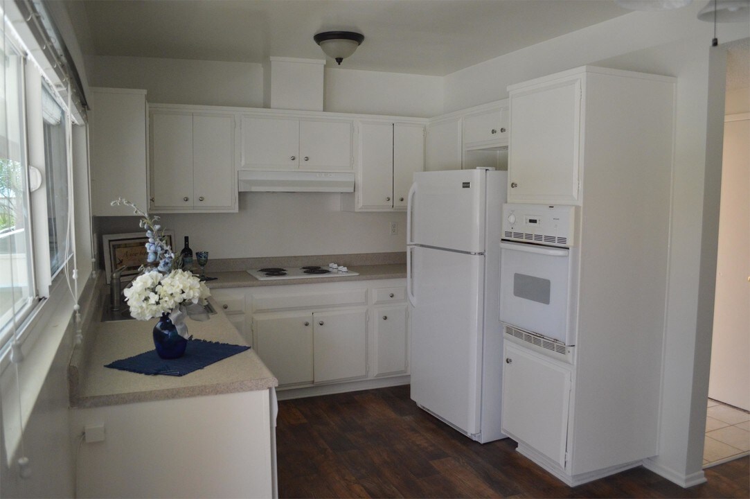 2161 W 25th St-Unit -19 in Los Angeles, CA - Building Photo