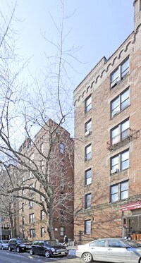 37-06 81st Street in Flushing, NY - Foto de edificio - Building Photo