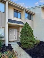 42 Landmark Dr in Malvern, PA - Building Photo