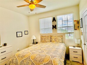 1608 Cross Prairie Pkwy in Kissimmee, FL - Foto de edificio - Building Photo