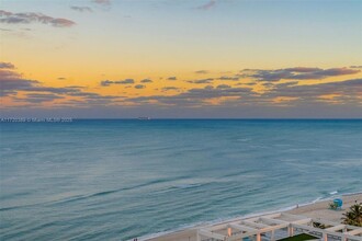 6801 Collins Ave, Unit PH01/02 in Miami Beach, FL - Building Photo - Building Photo