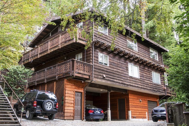 Ethel Creek Apartments in Mill Valley, CA - Foto de edificio - Building Photo