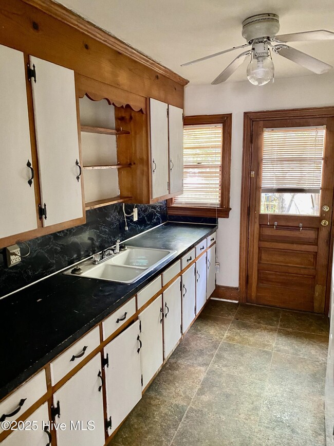 605 E 4th St in Greenville, NC - Building Photo - Building Photo