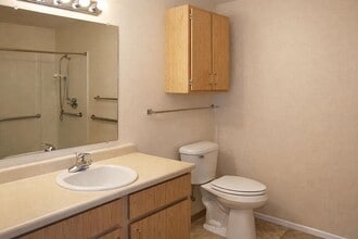 Summit House Apartments in Creston, IA - Foto de edificio - Building Photo