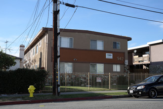 947 Myrtle Ave in Inglewood, CA - Building Photo - Building Photo