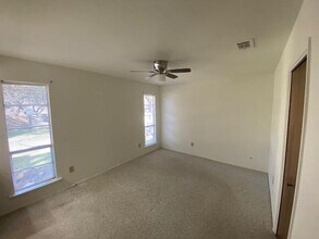 9404 Shady Oaks Dr in Austin, TX - Building Photo - Building Photo