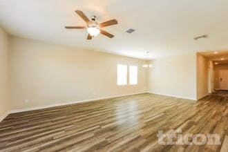 14376 Gunsight Pass in San Antonio, TX - Building Photo - Building Photo