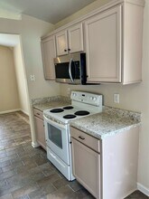 2711 Breakwater Ct in Brandon, FL - Building Photo - Building Photo