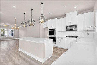 423 Lincoln St in Woodstock, GA - Building Photo - Building Photo