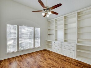 9312 Ponderosa Trail in Irving, TX - Building Photo - Building Photo