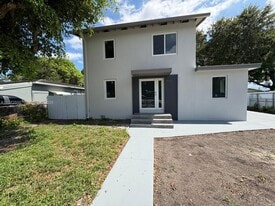3368 NW 51st Terrace in Miami, FL - Building Photo