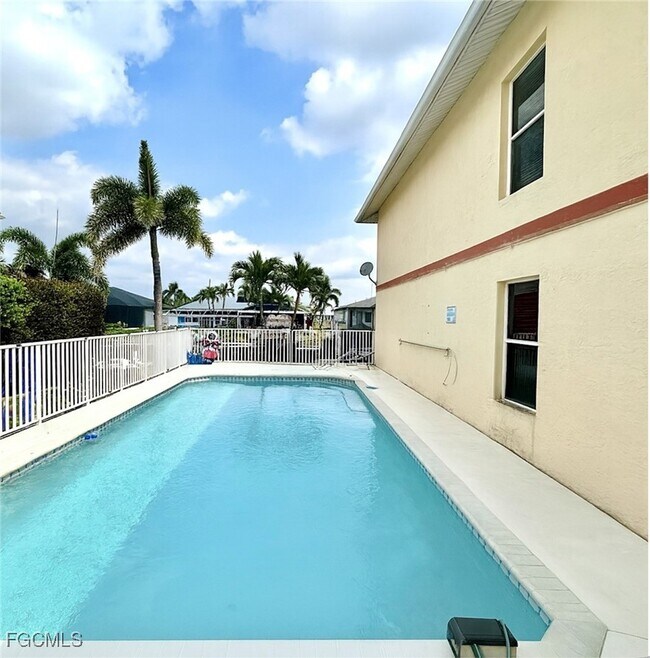 property at 909 SW 47th Terrace