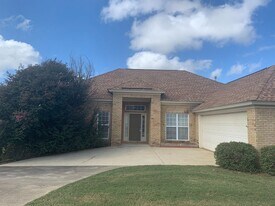 615 Castle Brook Dr in Prattville, AL - Building Photo