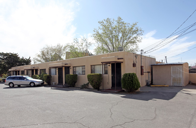 205 Monroe St NE in Albuquerque, NM - Building Photo - Building Photo