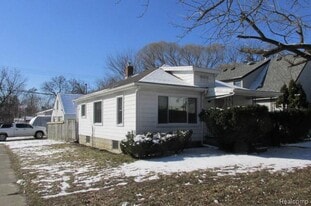 995 Lakeview St in Waterford Township, MI - Building Photo