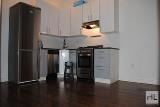 EASTERN PARKWAY / NO FEE / Spacious 2-Bed 1-Bath Crown Heights / Prospect Park in Brooklyn, NY - Building Photo - Building Photo