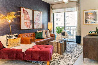 The Whitney in Fort Lauderdale, FL - Foto de edificio - Building Photo