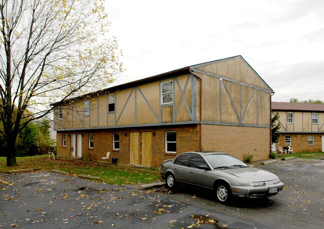2271 Webster Canyon Ct in Columbus, OH - Building Photo - Building Photo