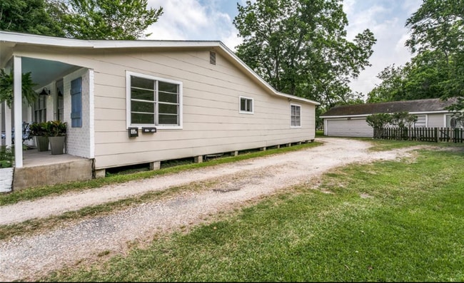 1915 Oleander in La Marque, TX - Building Photo - Building Photo