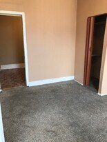 283 Spring St, Unit unit4 in Trenton, NJ - Building Photo