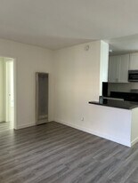 145 Canton St. #11 in Long Beach, CA - Building Photo