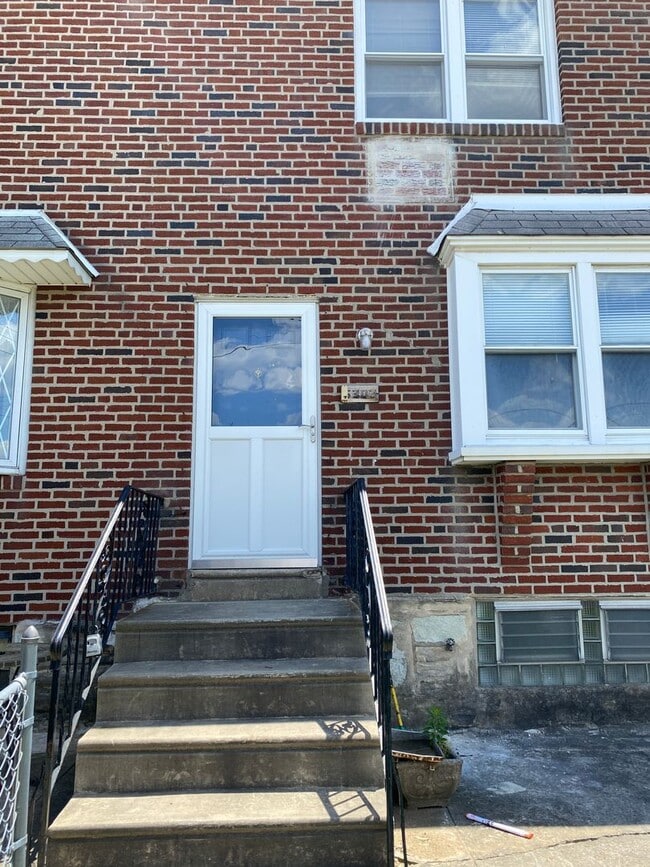 property at 6303 Farnsworth St