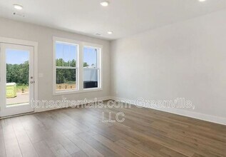 203 Dalmatian Dr in Spartanburg, SC - Building Photo - Building Photo