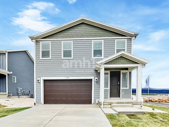 property at 1232 W Mahogany St