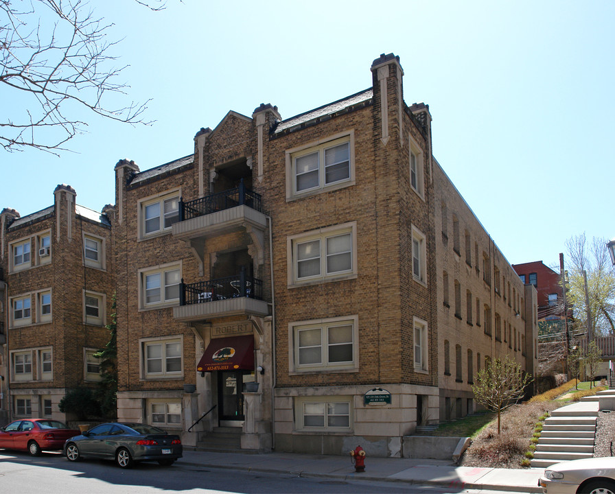 The Triplets in Minneapolis, MN - Building Photo