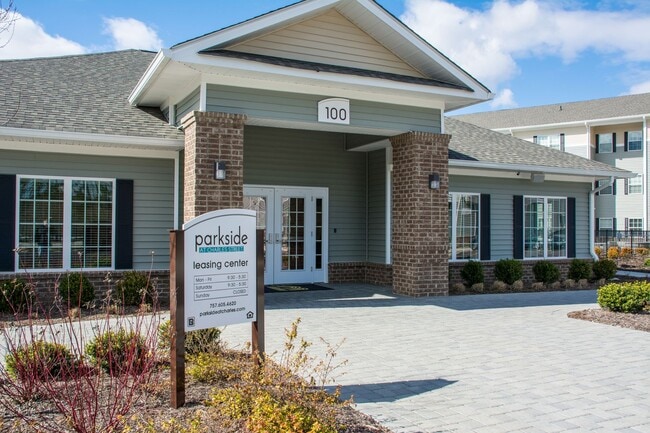 Parkside at Charles Street in Newport News, VA - Foto de edificio - Building Photo