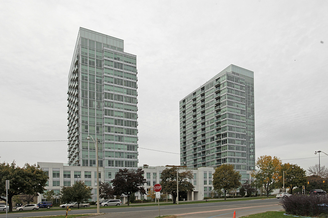 Park Lake Residences in Toronto, ON - Building Photo