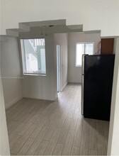 620 12th St, Unit 2 in Miami Beach, FL - Building Photo - Building Photo