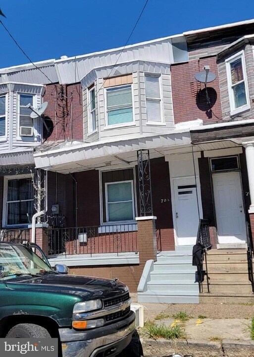 723 E Ontario St Photo