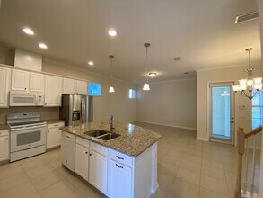 1453 Resolute St in Kissimmee, FL - Foto de edificio - Building Photo