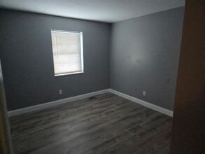 1758 Fairfax Ave in Barnhart, MO - Foto de edificio - Building Photo