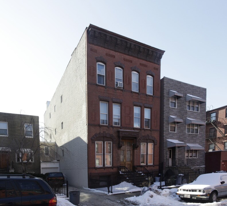 90 Milton St in Brooklyn, NY - Building Photo