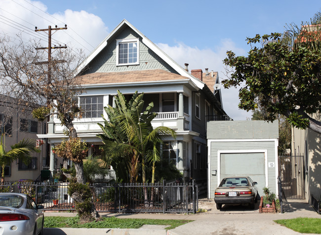 427-431 W 9th St in Long Beach, CA - Building Photo - Building Photo