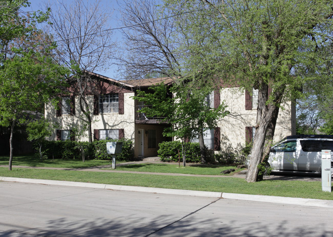 1006 Maryland Ave in Carrollton, TX - Building Photo - Building Photo