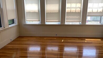 529 Pleasant St in Malden, MA - Building Photo - Building Photo