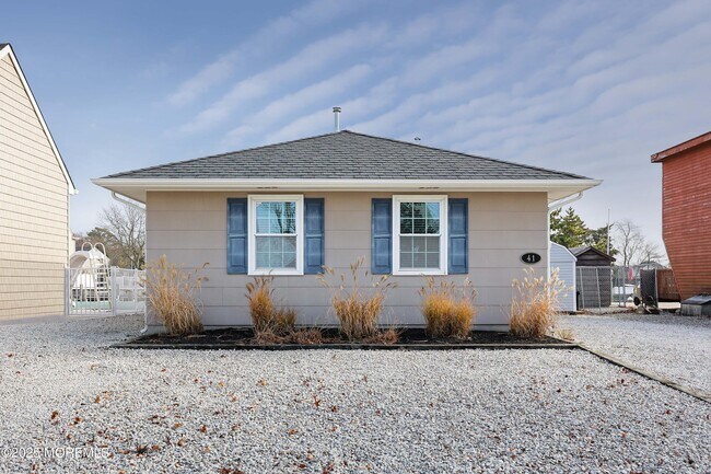 41 Longpoint Dr in Brick, NJ - Building Photo - Building Photo