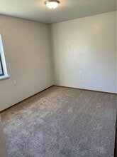 2745 Glen Creek Pl, Unit 2 in Appleton, WI - Building Photo - Building Photo