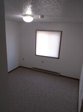 117 Mateer Dr, Unit 117-18 in Osceola, IA - Building Photo - Building Photo
