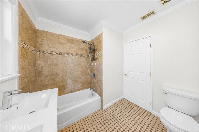 2074 Summit Ave in Pasadena, CA - Building Photo - Building Photo