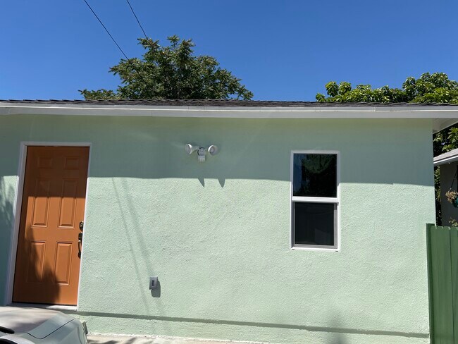 324 W Olive Ave, Unit 1