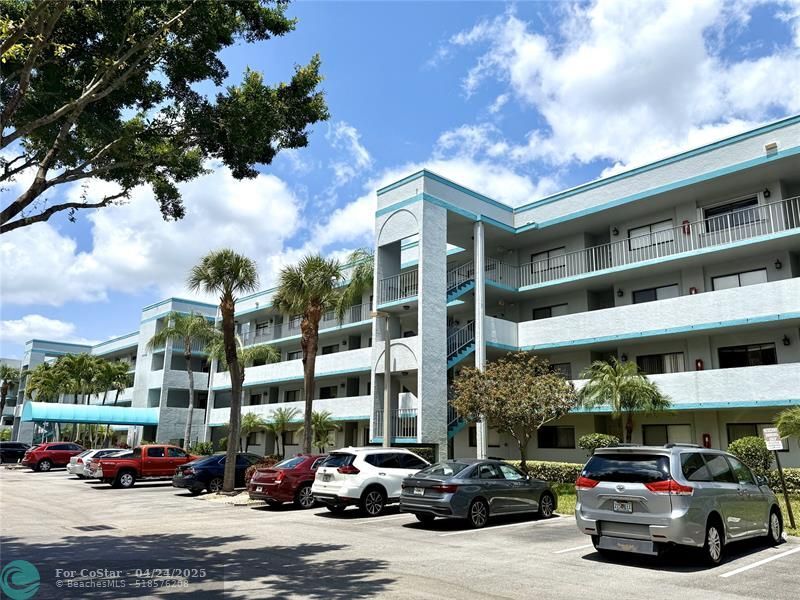 4725 Lucerne Lakes Blvd in Greenacres, FL - Building Photo