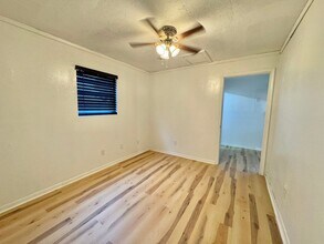 11414 Sralla Rd in Crosby, TX - Building Photo - Building Photo