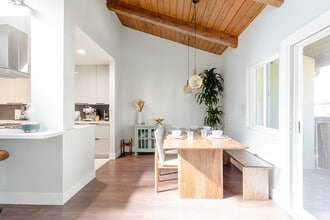 5005 Stoney Creek Rd in Culver City, CA - Building Photo - Building Photo