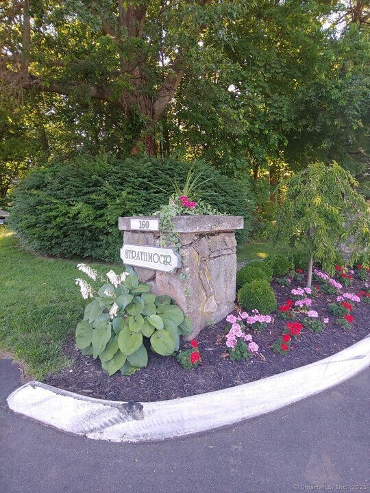 160 Fairfield Woods Rd in Fairfield, CT - Building Photo